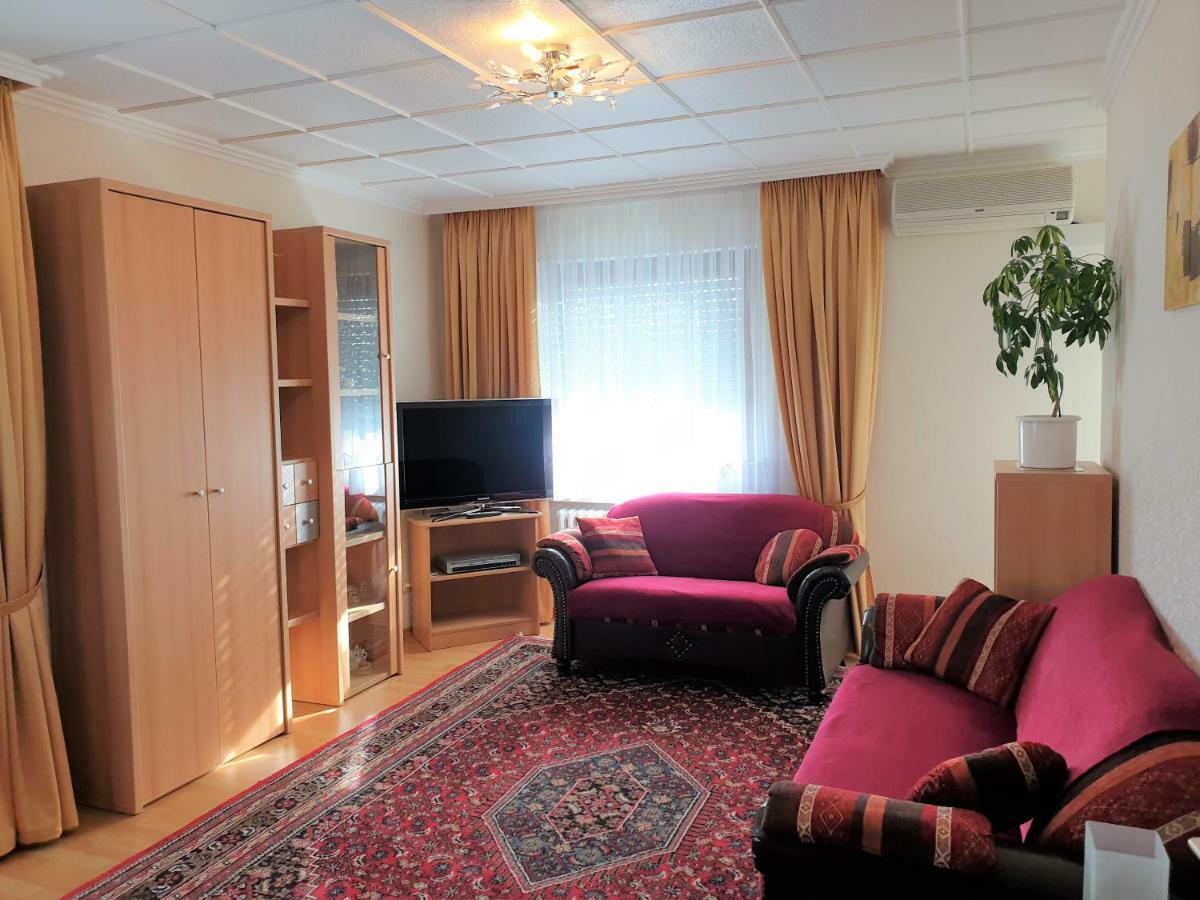 60 Qm Mit Aussicht In Konz Appartement Buitenkant foto